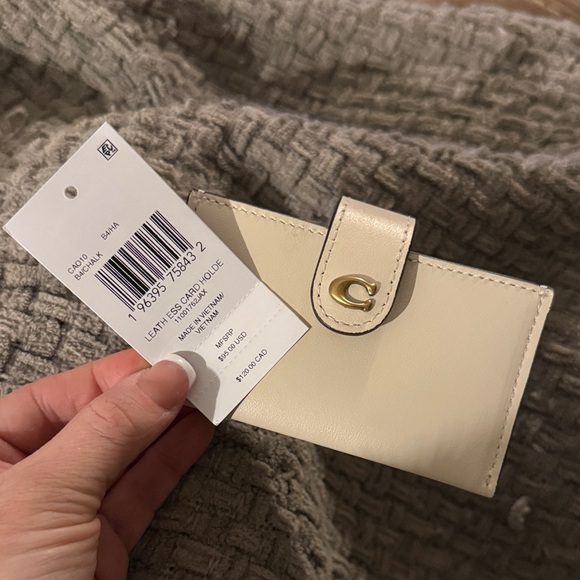 Coach Leather Essential Card Holder - Picture 2 of 6